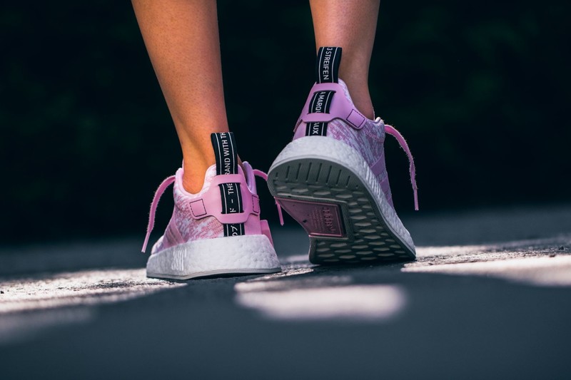 Nmd r2 clearance w pink